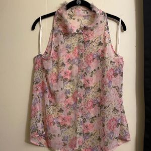 💜Pastel floral button down sleeveless blouse!